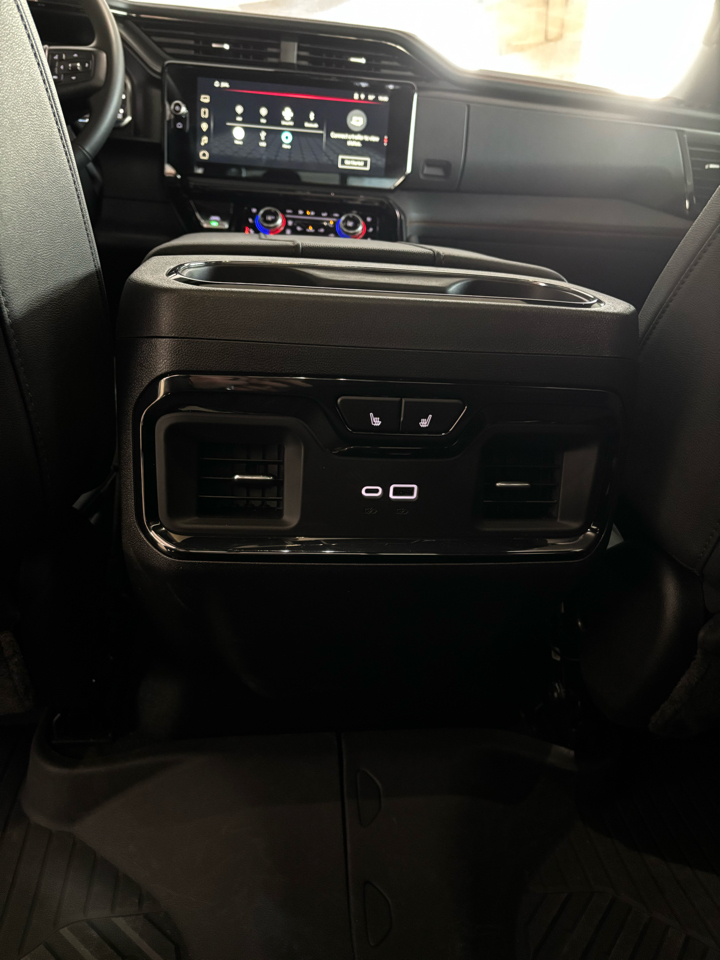 GMC Sierra 1500 4WD Crew Cab 147" AT4 2025