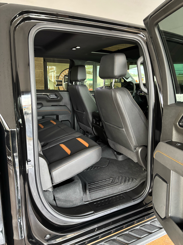 GMC Sierra 1500 4WD Crew Cab 147" AT4 2025