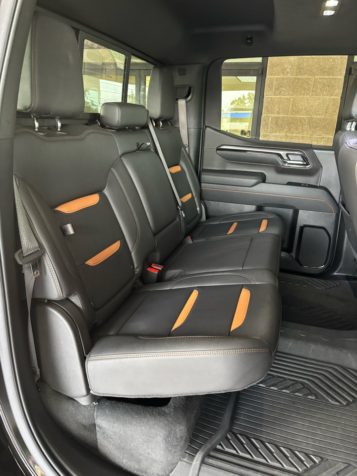 GMC Sierra 1500 4WD Crew Cab 147" AT4 2025