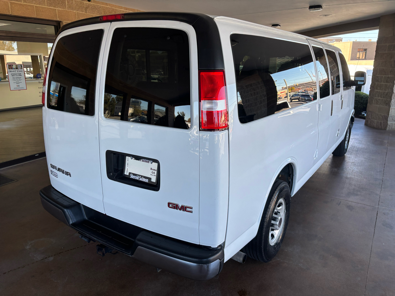 GMC Savana Passenger RWD 3500 155" LS 2022