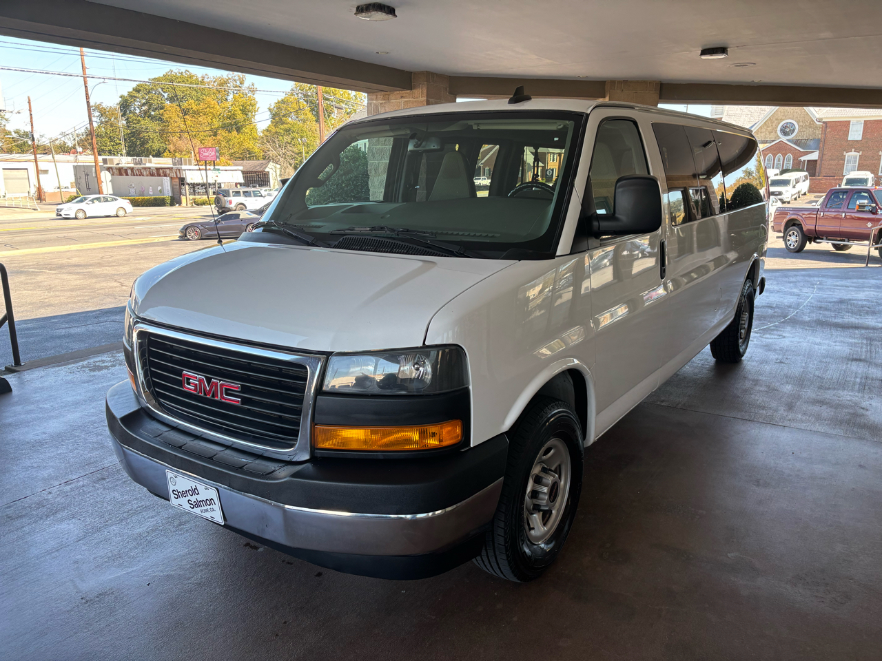 GMC Savana Passenger RWD 3500 155" LS 2022