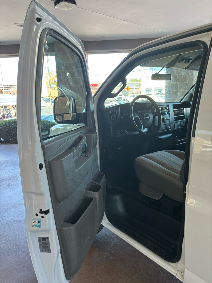 GMC Savana Passenger RWD 3500 155" LS 2022