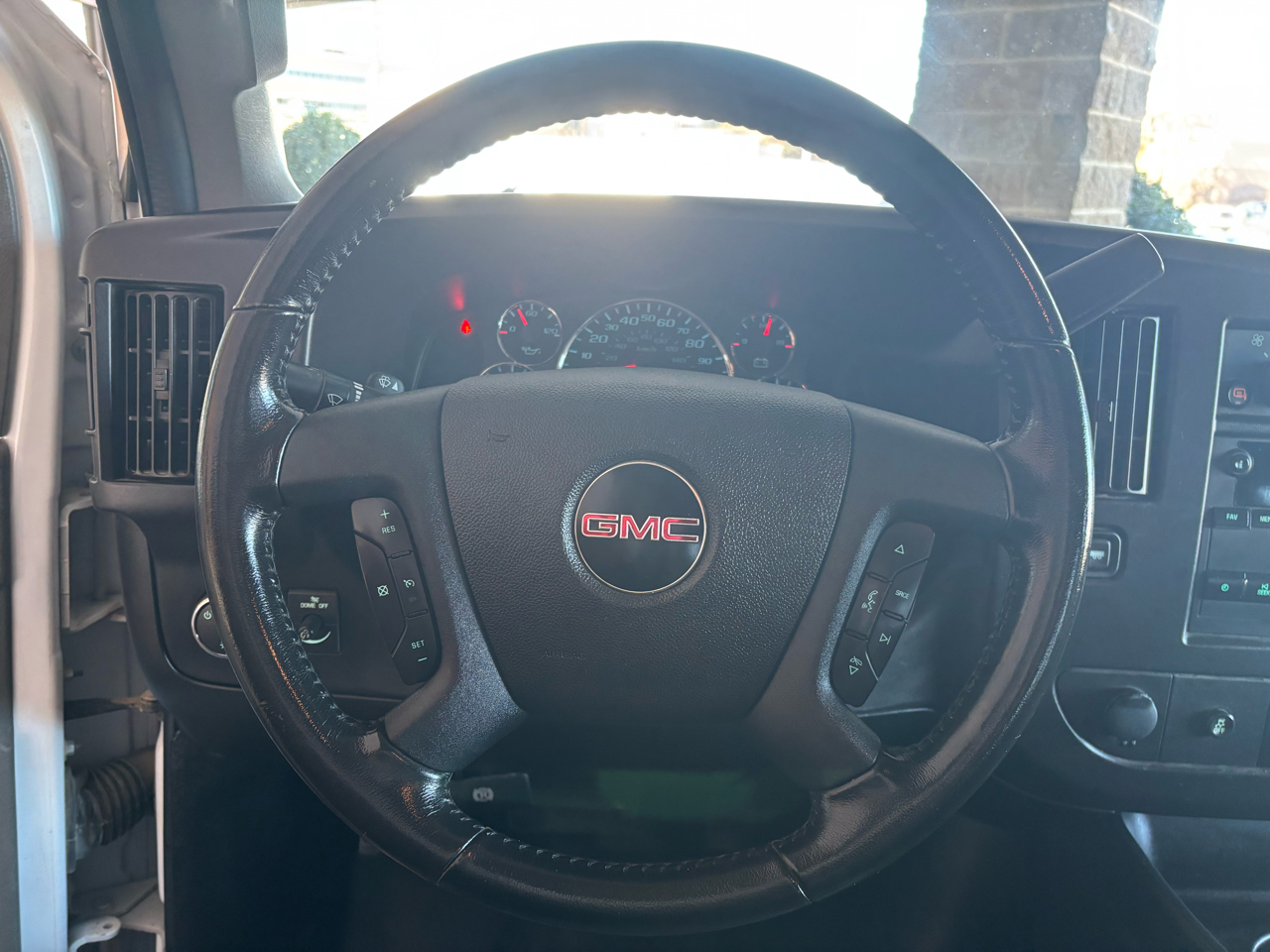 GMC Savana Passenger RWD 3500 155" LS 2022