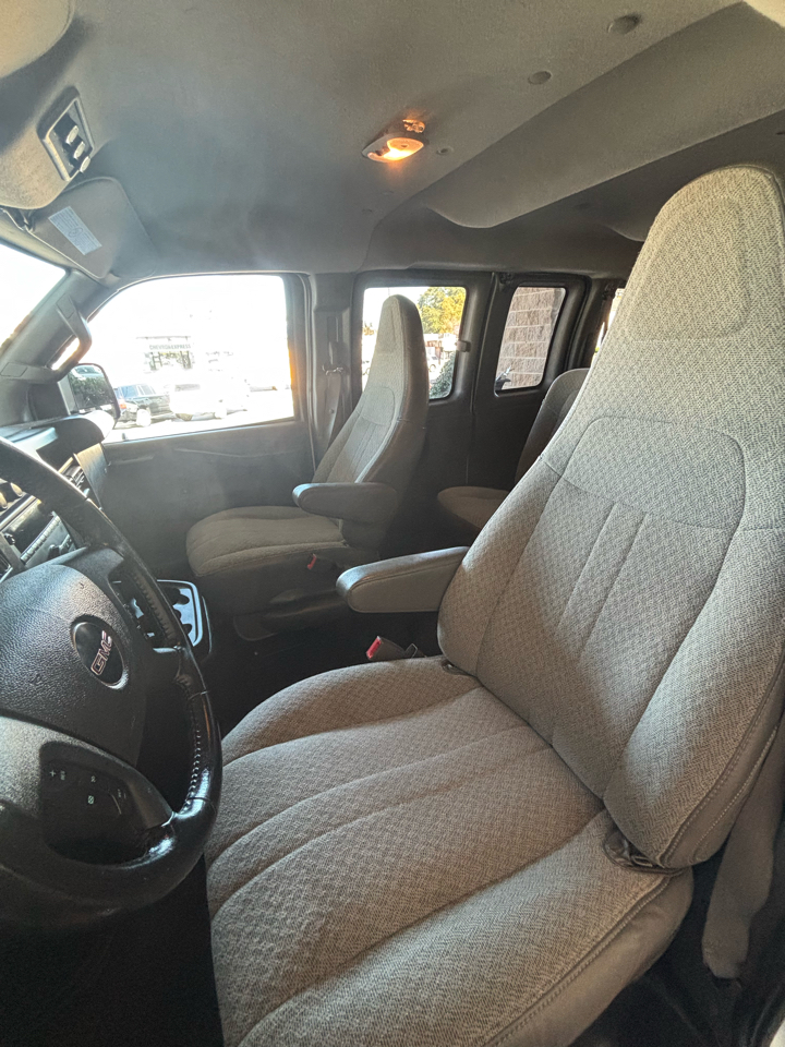 GMC Savana Passenger RWD 3500 155" LS 2022