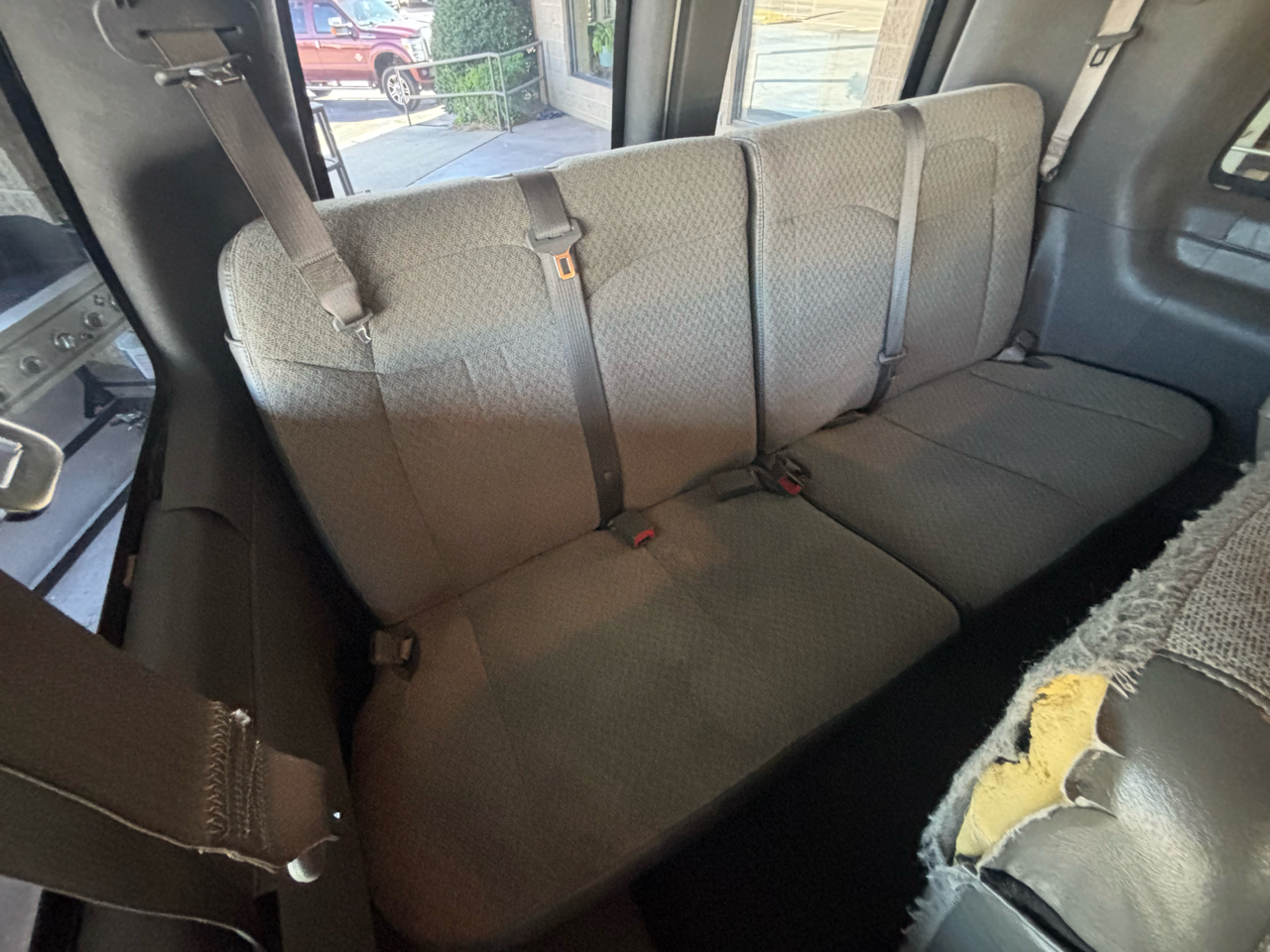 GMC Savana Passenger RWD 3500 155" LS 2022