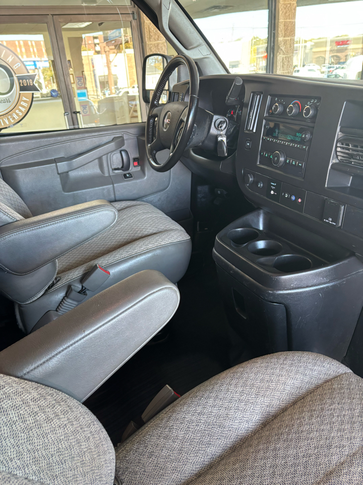 GMC Savana Passenger RWD 3500 155" LS 2022