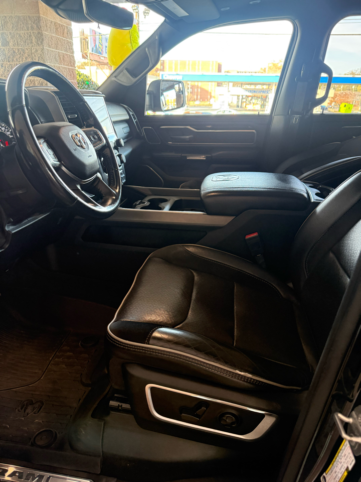 RAM 1500 Laramie 4x4 Crew Cab 5'7" Box 2021