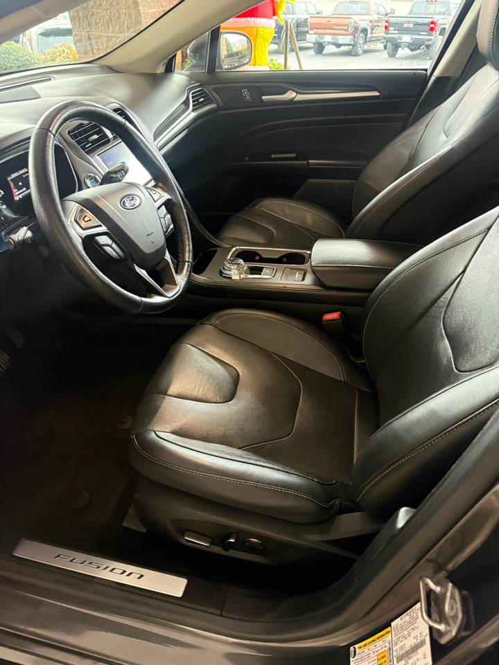 Ford Fusion Titanium FWD 2020