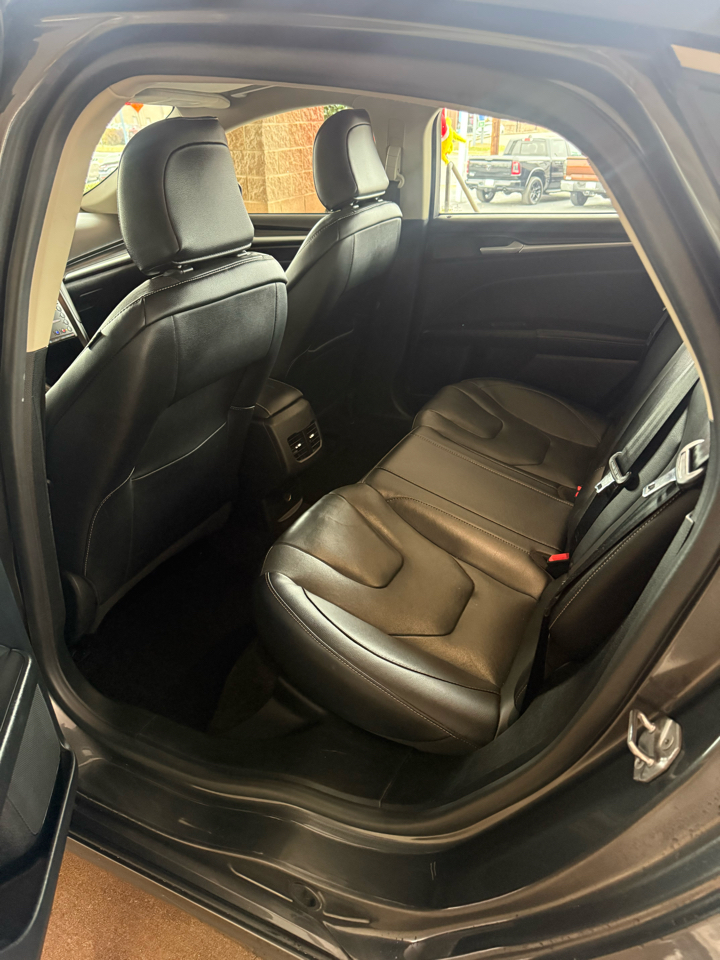 Ford Fusion Titanium FWD 2020