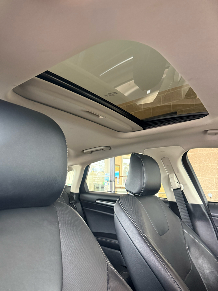 Ford Fusion Titanium FWD 2020