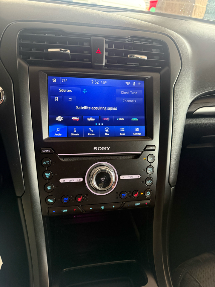 Ford Fusion Titanium FWD 2020