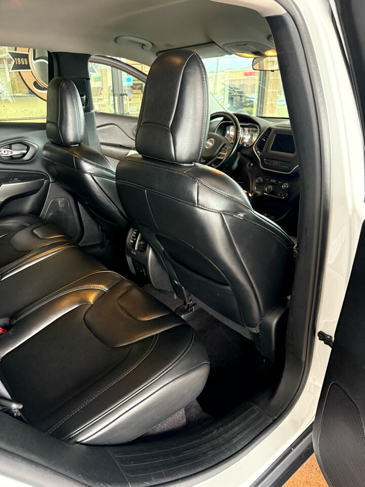 Jeep Cherokee Latitude Plus FWD 2019