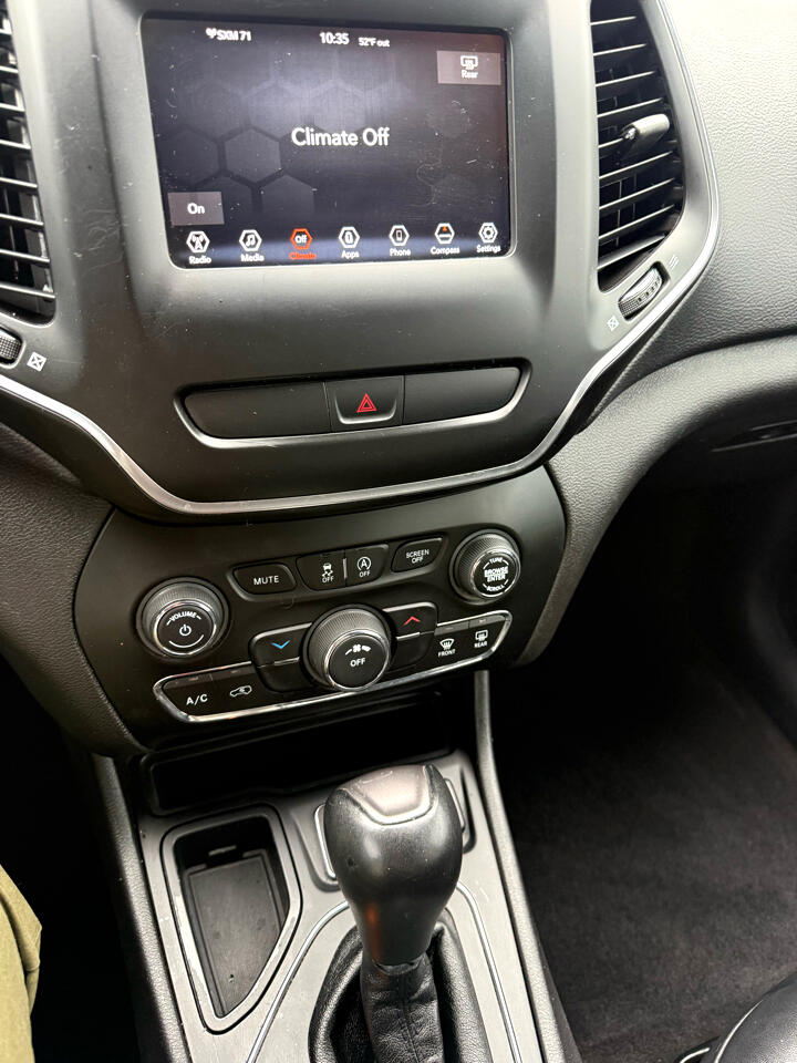 Jeep Cherokee Latitude Plus FWD 2019