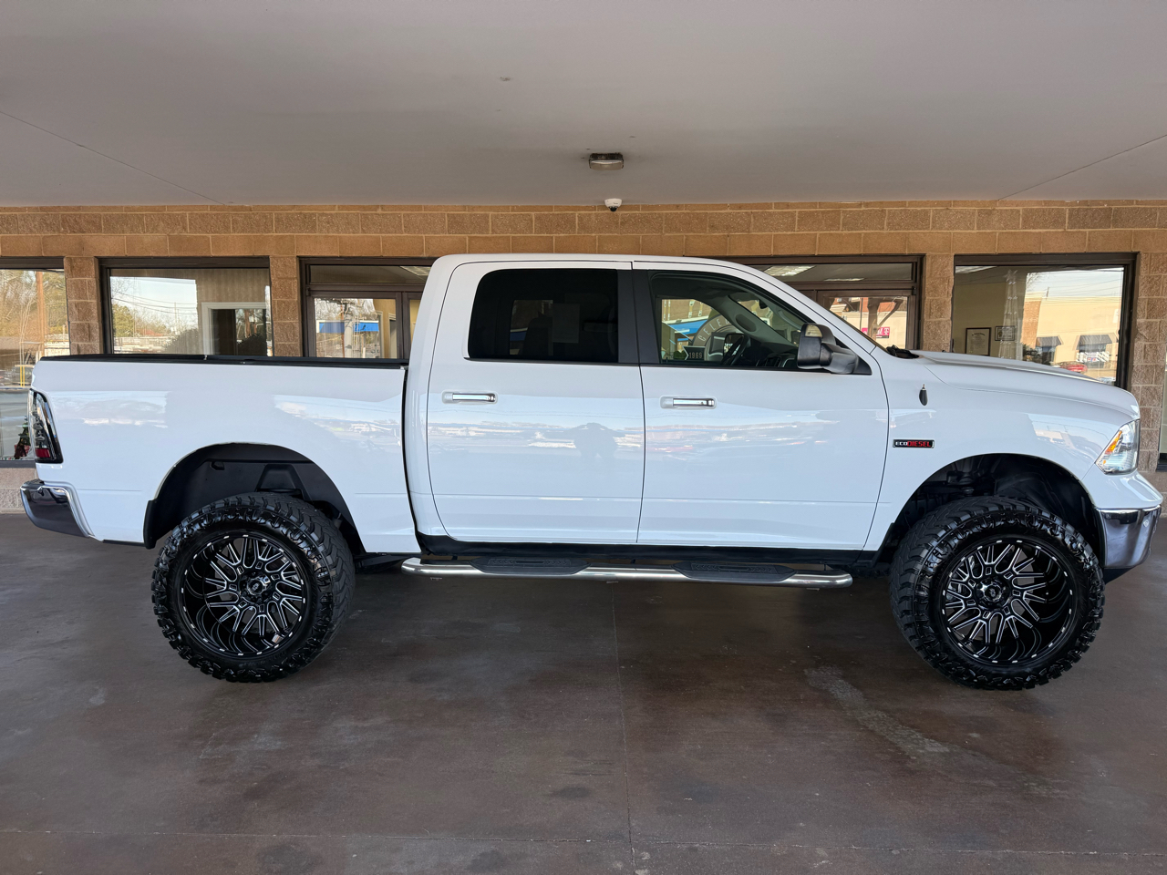 RAM 1500 Big Horn 4x4 Crew Cab 5'7" Box 2017
