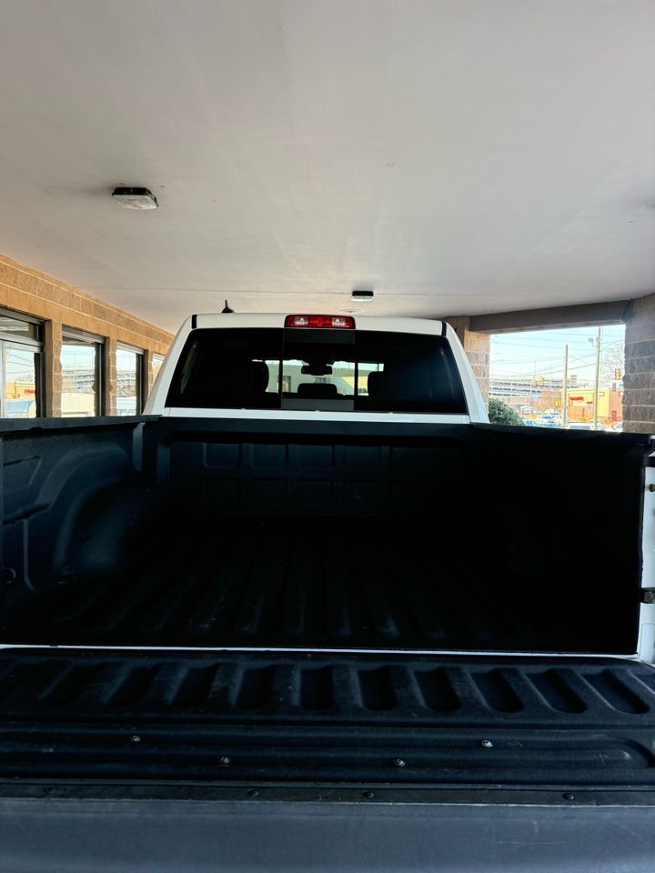 RAM 1500 Big Horn 4x4 Crew Cab 5'7" Box 2017
