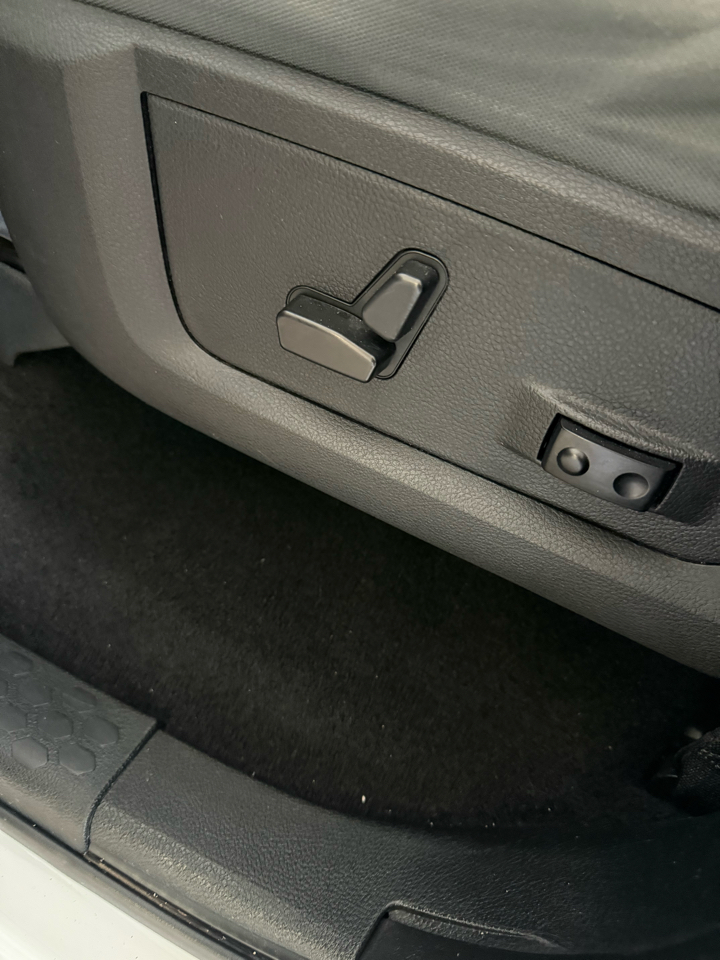 RAM 1500 Big Horn 4x4 Crew Cab 5'7" Box 2017