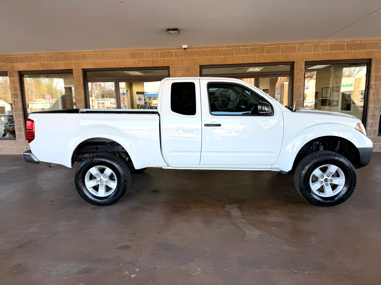 Nissan Frontier 2WD King Cab I4 Auto S 2016