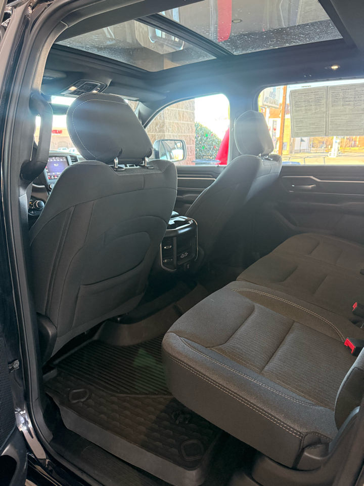 RAM 1500 Big Horn 4x4 Crew Cab 5'7" Box 2020