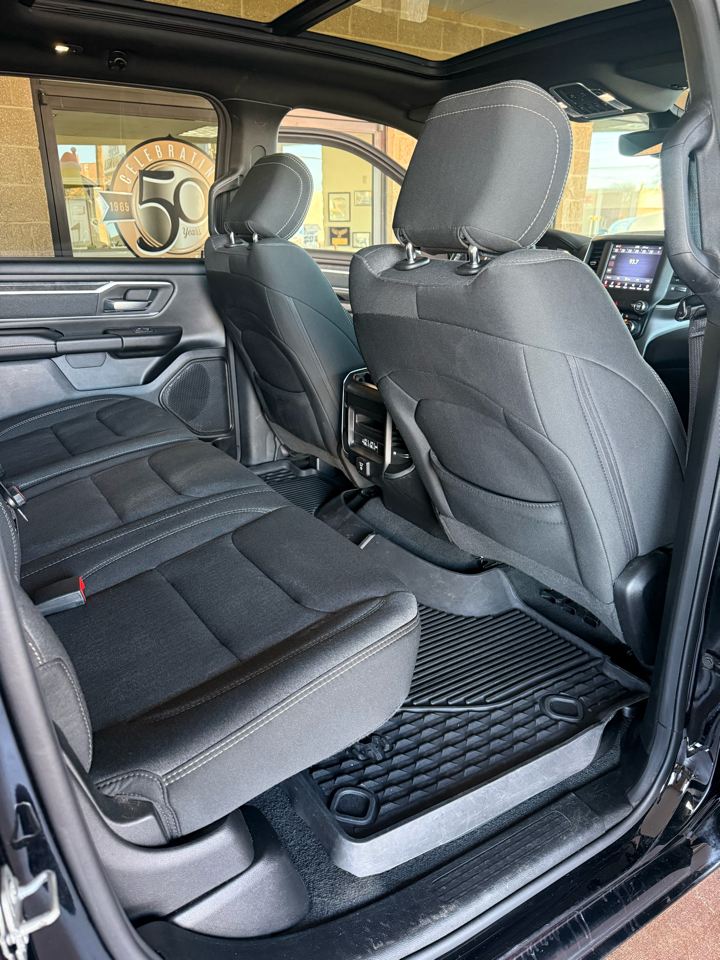 RAM 1500 Big Horn 4x4 Crew Cab 5'7" Box 2020