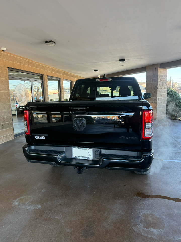 RAM 1500 Big Horn 4x4 Crew Cab 5'7" Box 2020