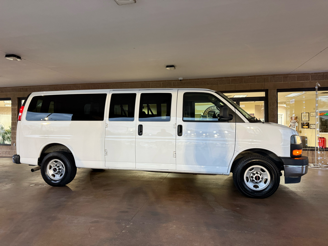 GMC Savana Passenger RWD 3500 155" LS 2023