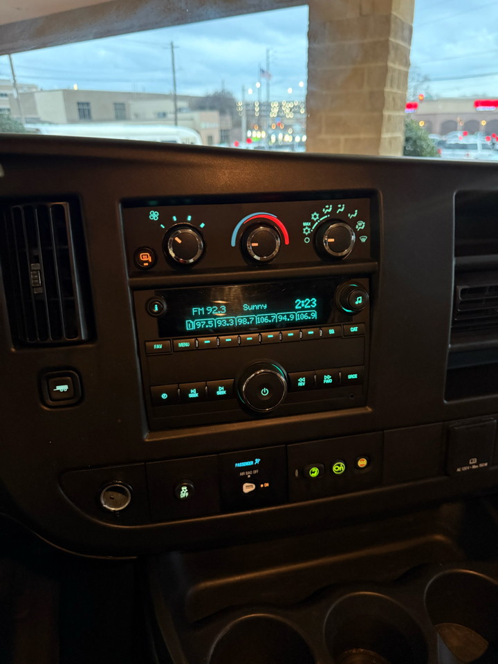 GMC Savana Passenger RWD 3500 155" LS 2023