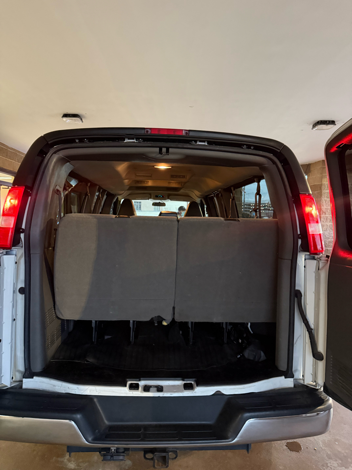 GMC Savana Passenger RWD 3500 155" LS 2023