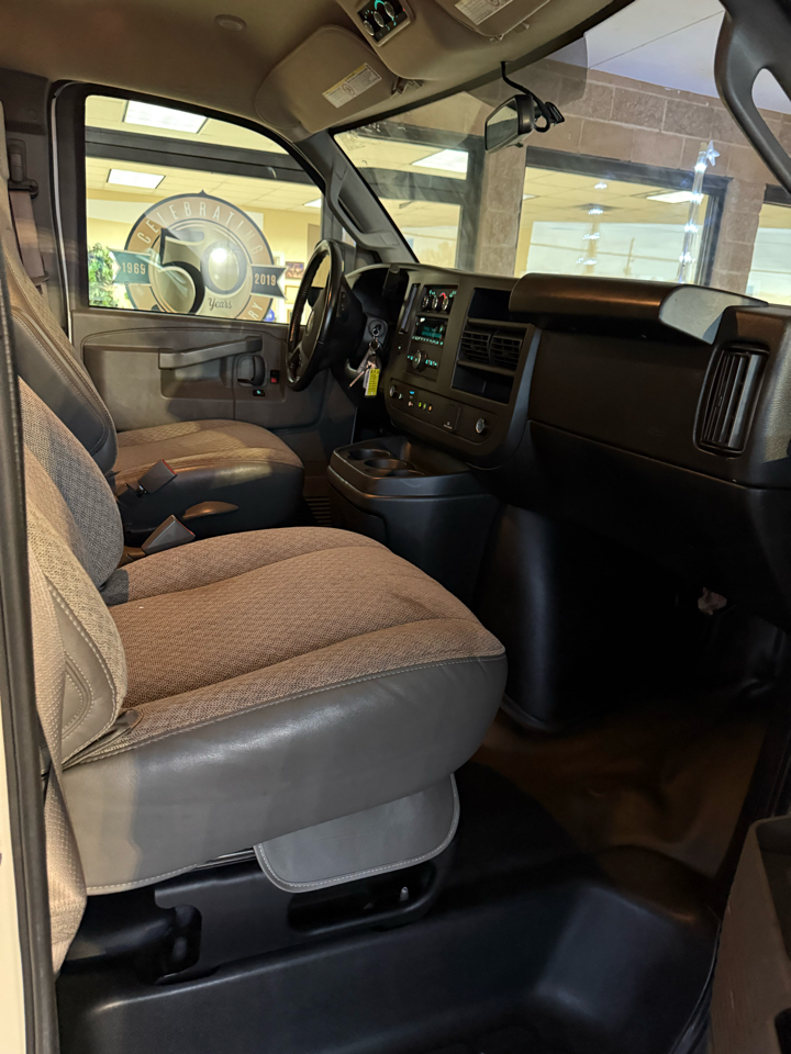 GMC Savana Passenger RWD 3500 155" LS 2023