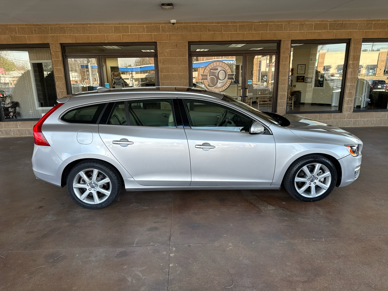 Volvo V60 4dr Wgn T5 Drive-E Platinum FWD 2016