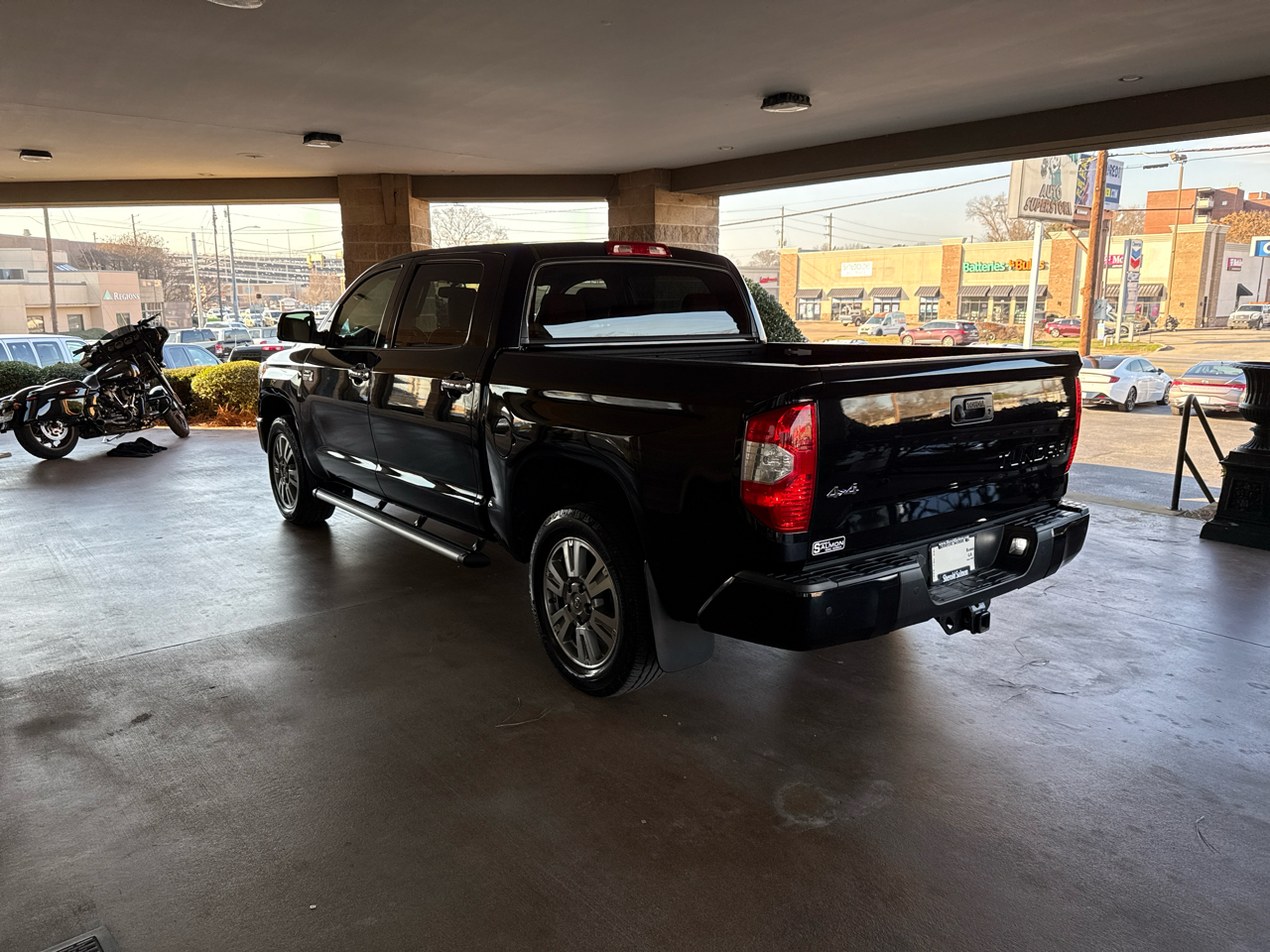 Toyota Tundra 4WD 1794 Edition CrewMax 5.5' Bed 5.7L (Natl) 2017