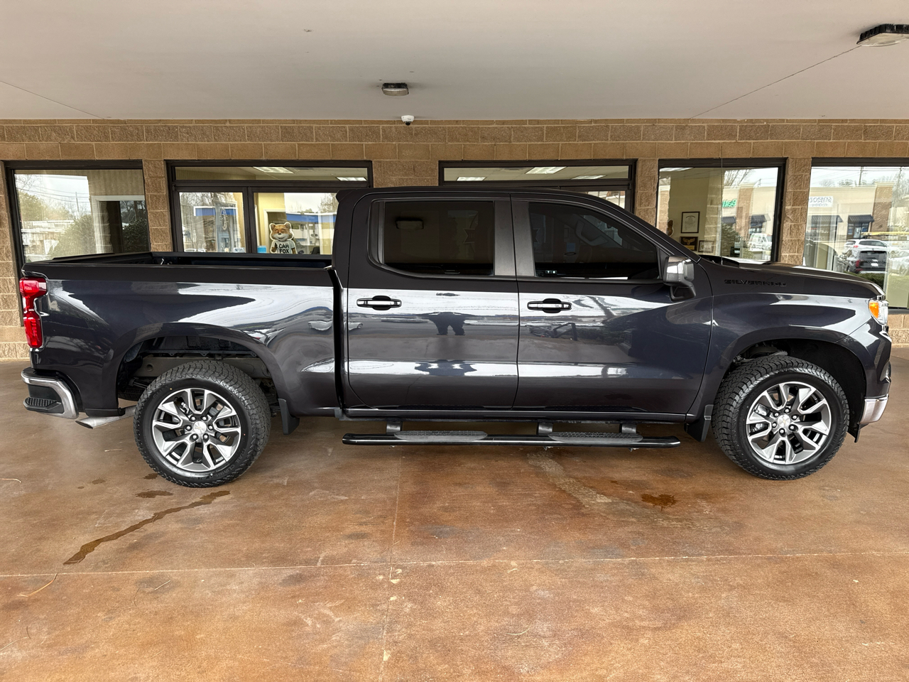 Chevrolet Silverado 1500 2WD Crew Cab 147" LT 2023