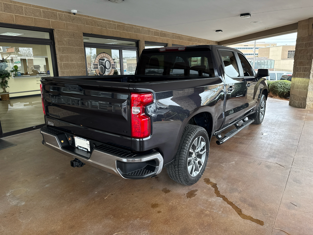 Chevrolet Silverado 1500 2WD Crew Cab 147" LT 2023