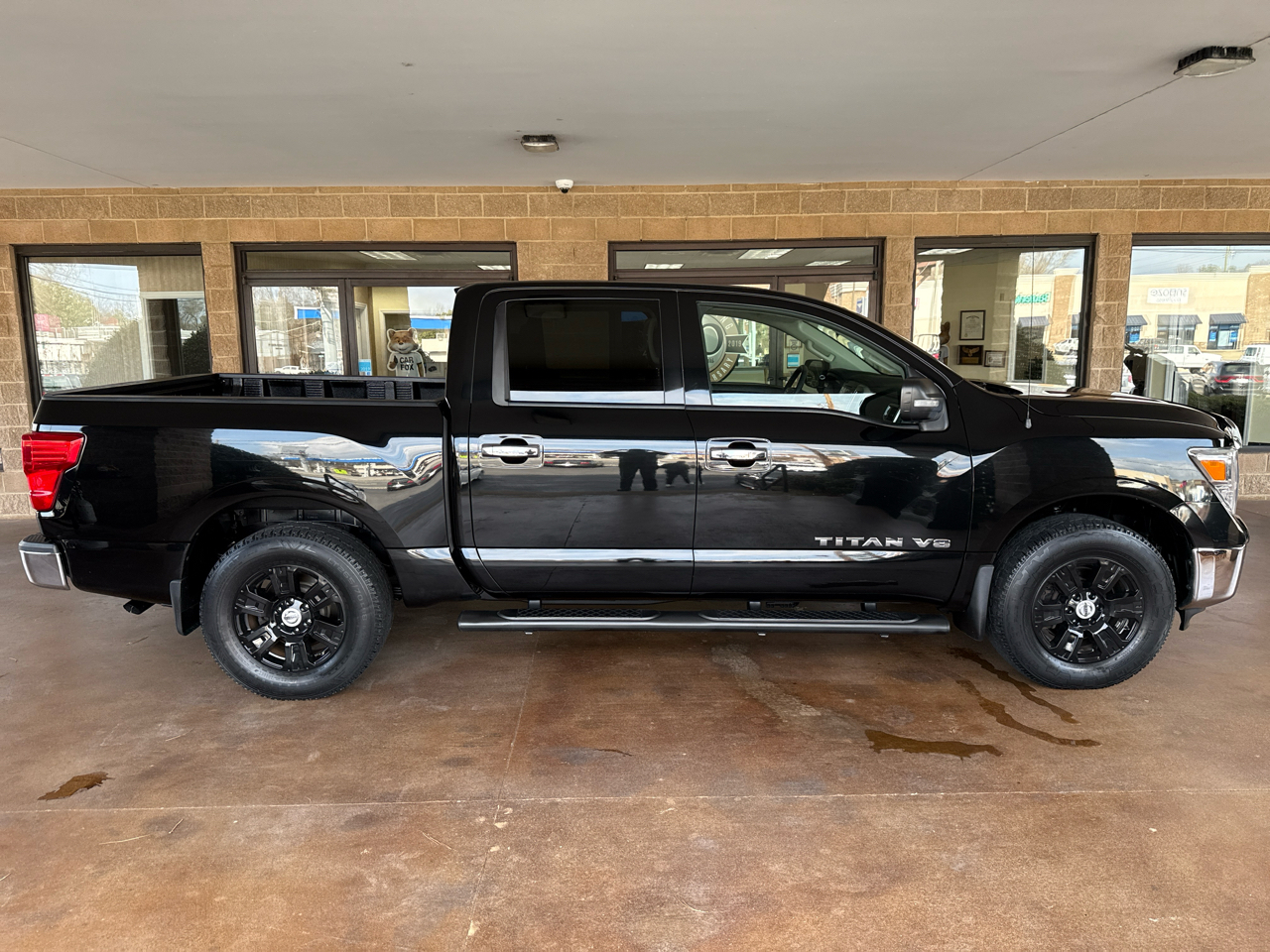 Nissan Titan 4x4 Crew Cab SV 2018