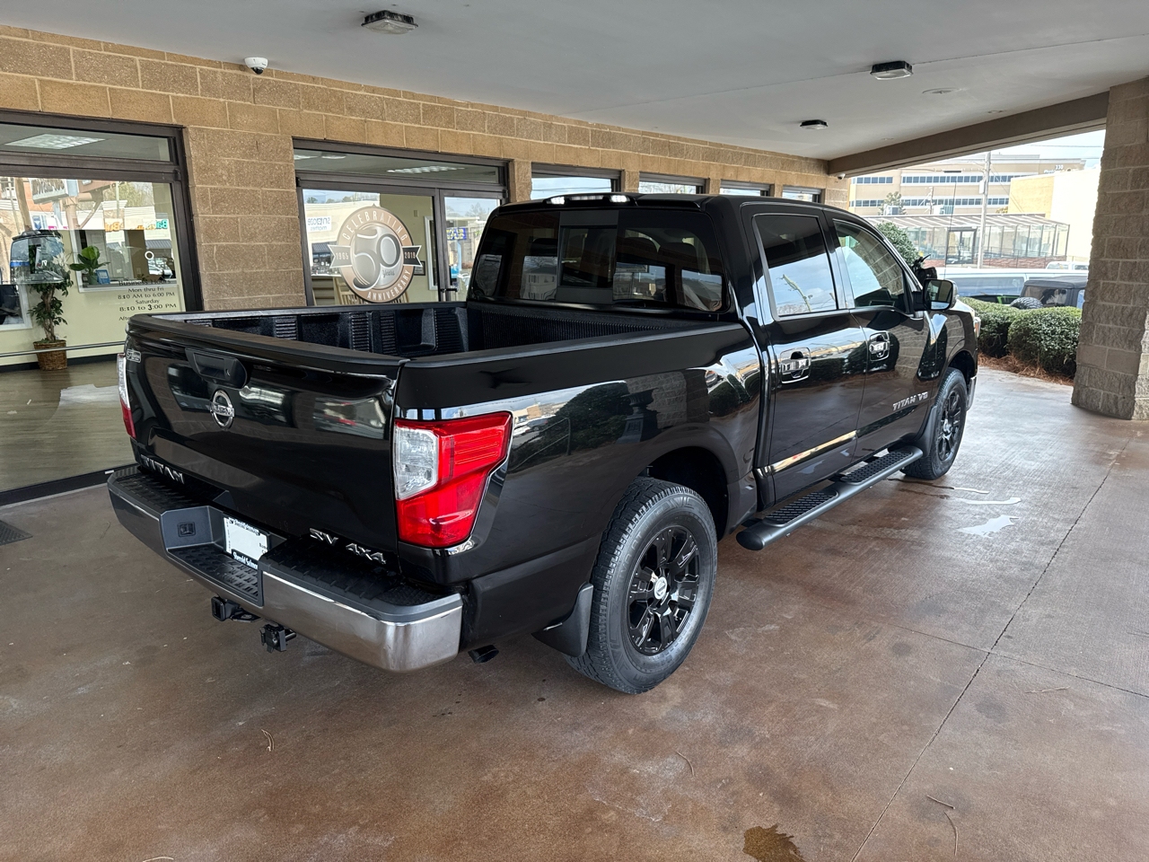 Nissan Titan 4x4 Crew Cab SV 2018