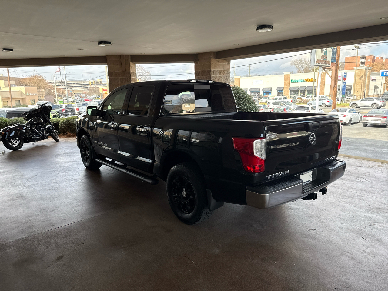 Nissan Titan 4x4 Crew Cab SV 2018