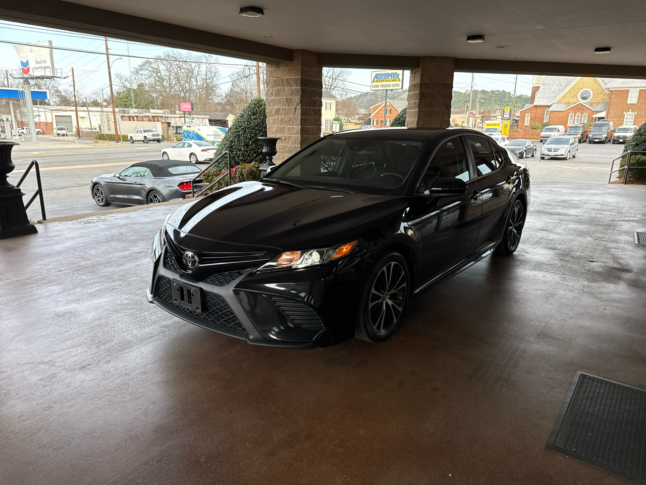 Toyota Camry SE Auto (Natl) 2020