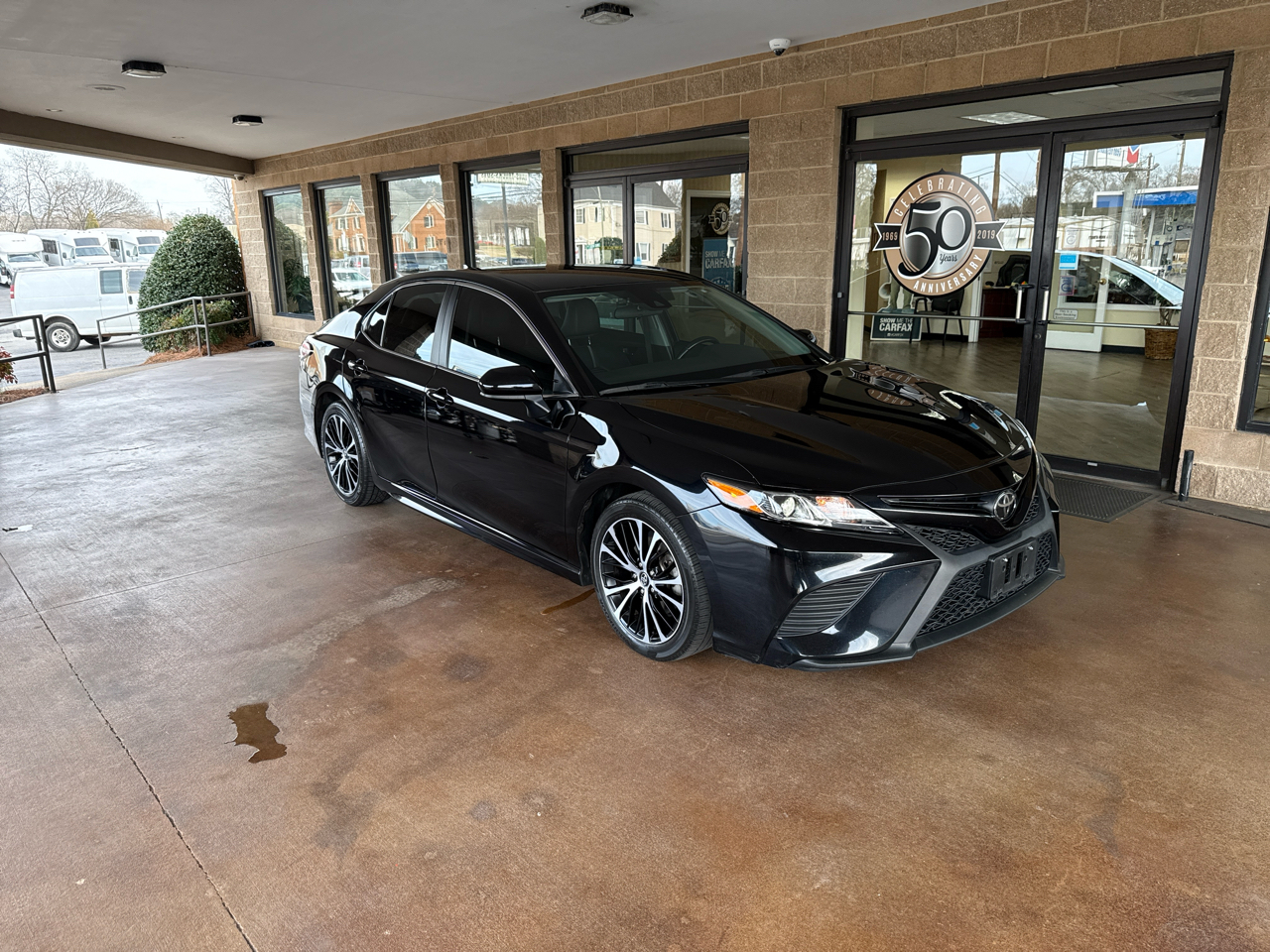 Toyota Camry SE Auto (Natl) 2020