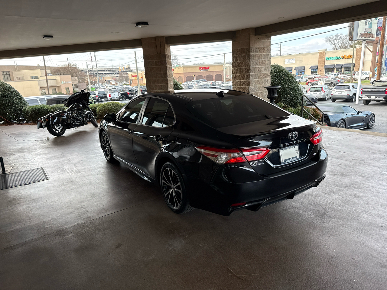 Toyota Camry SE Auto (Natl) 2020