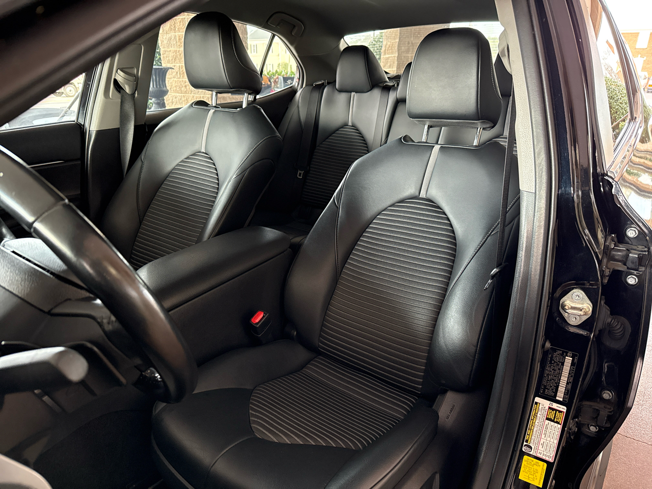 Toyota Camry SE Auto (Natl) 2020