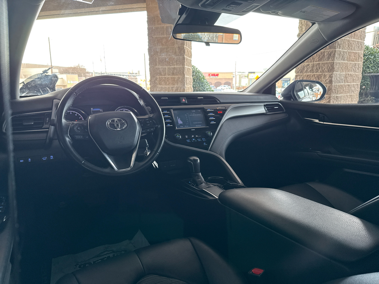 Toyota Camry SE Auto (Natl) 2020