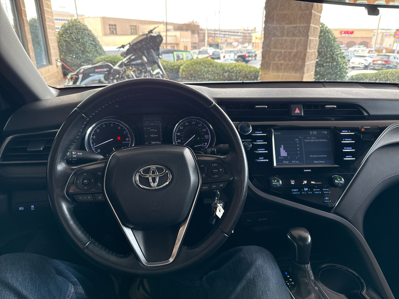 Toyota Camry SE Auto (Natl) 2020