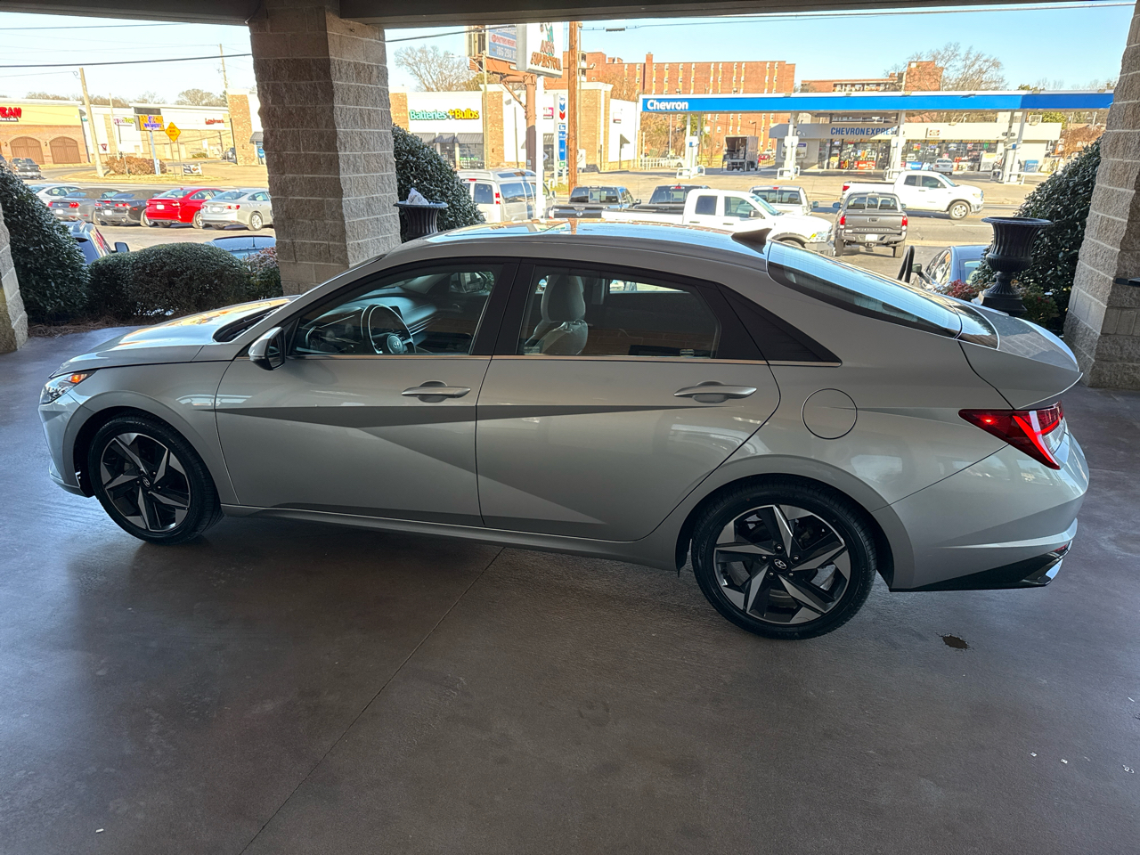 Hyundai Elantra Limited IVT SULEV *Ltd Avail* 2021