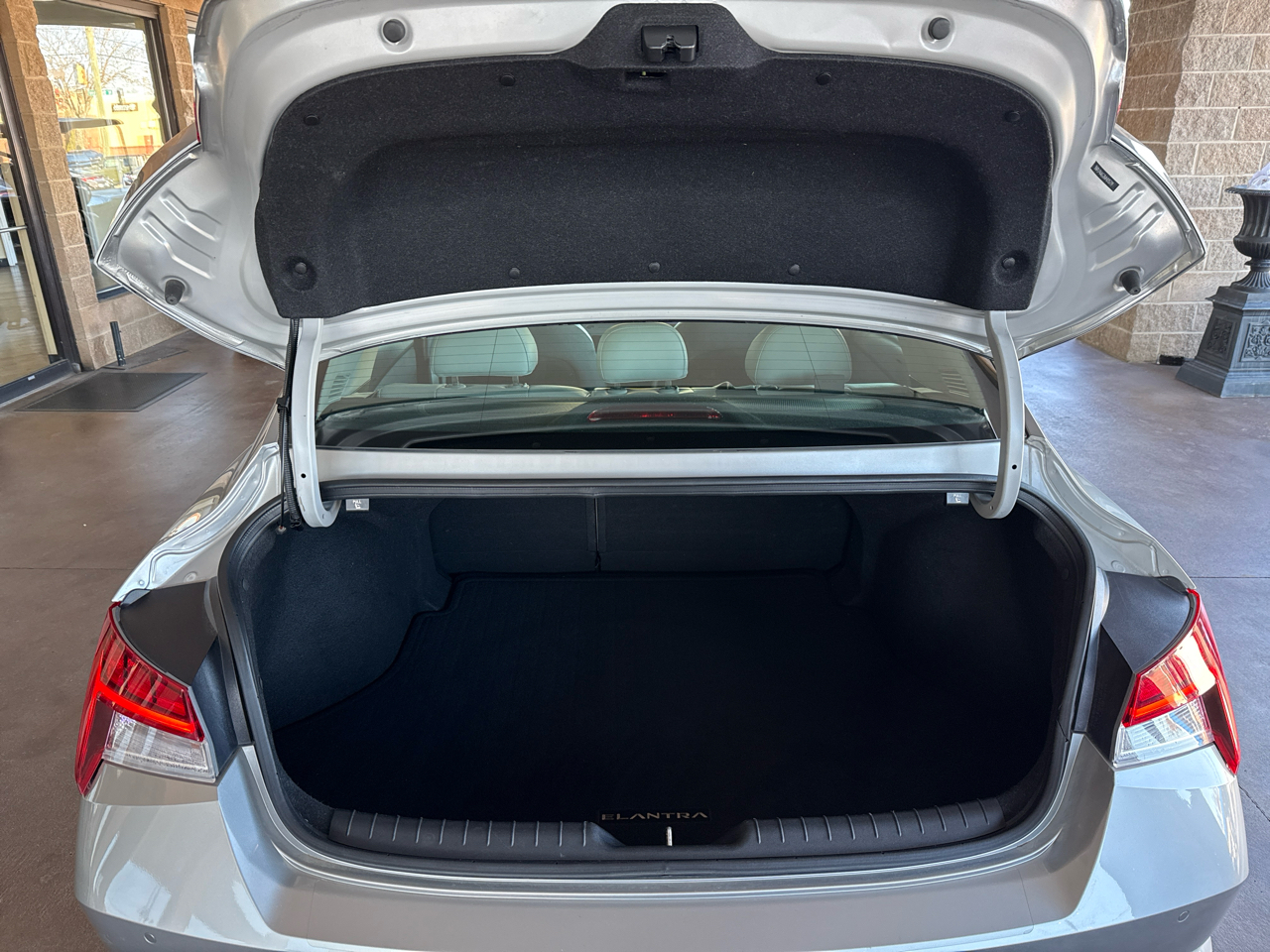 Hyundai Elantra Limited IVT SULEV *Ltd Avail* 2021