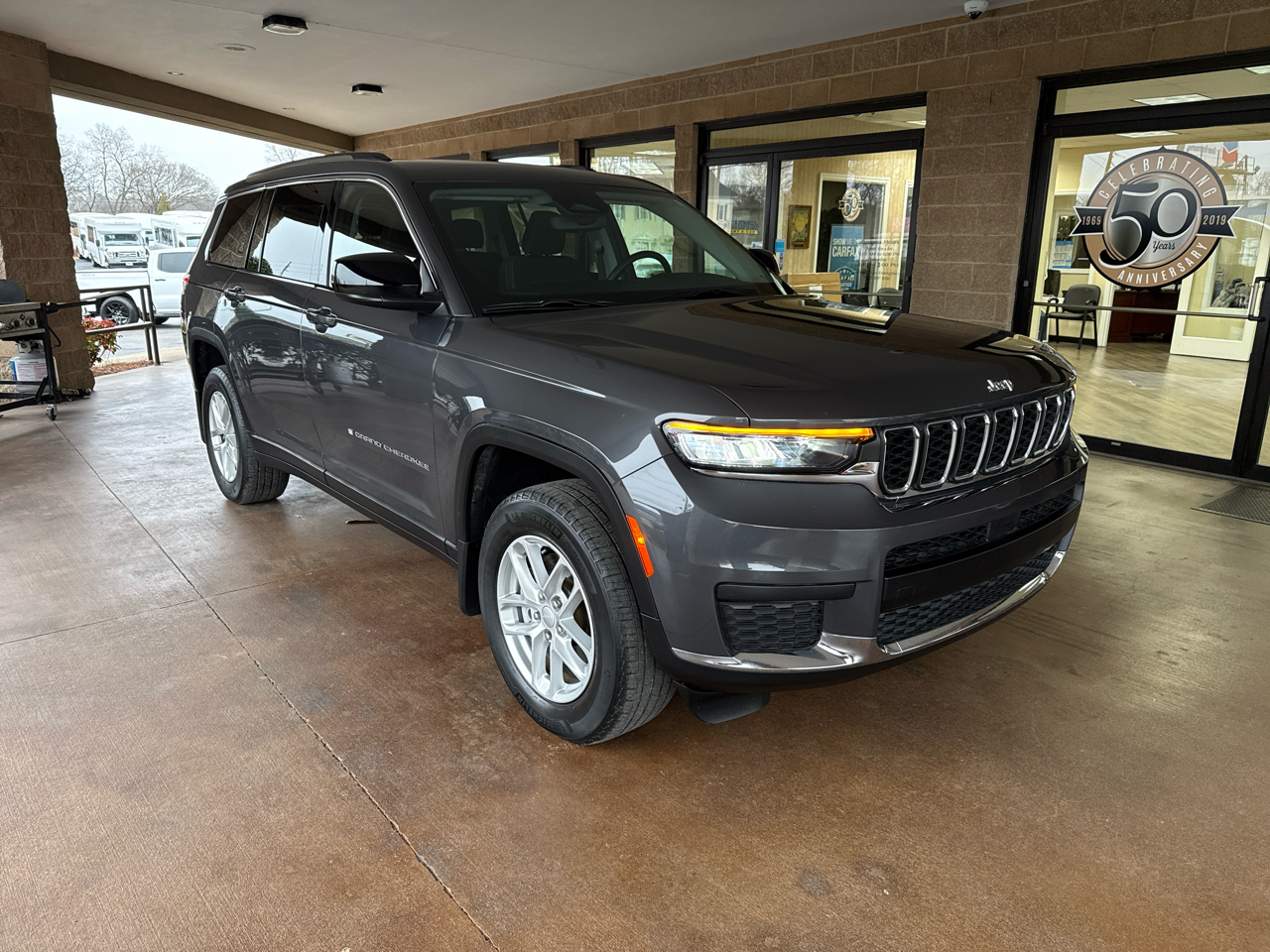 Jeep Grand Cherokee L Laredo 4x2 2022