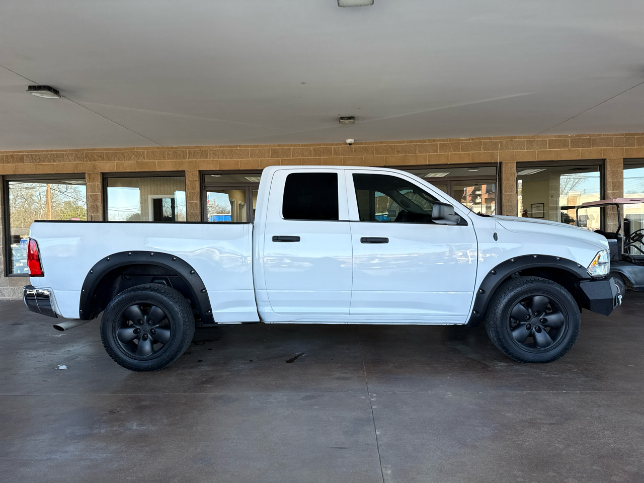 RAM 1500 Classic Tradesman 4x2 Quad Cab 6'4" Box 2021