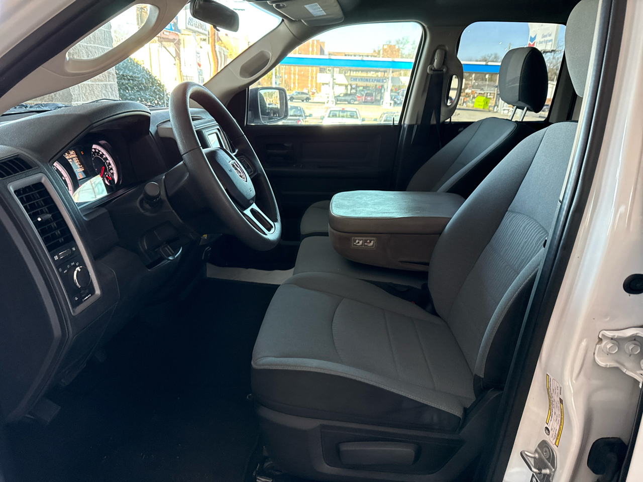 RAM 1500 Classic Tradesman 4x2 Quad Cab 6'4" Box 2021