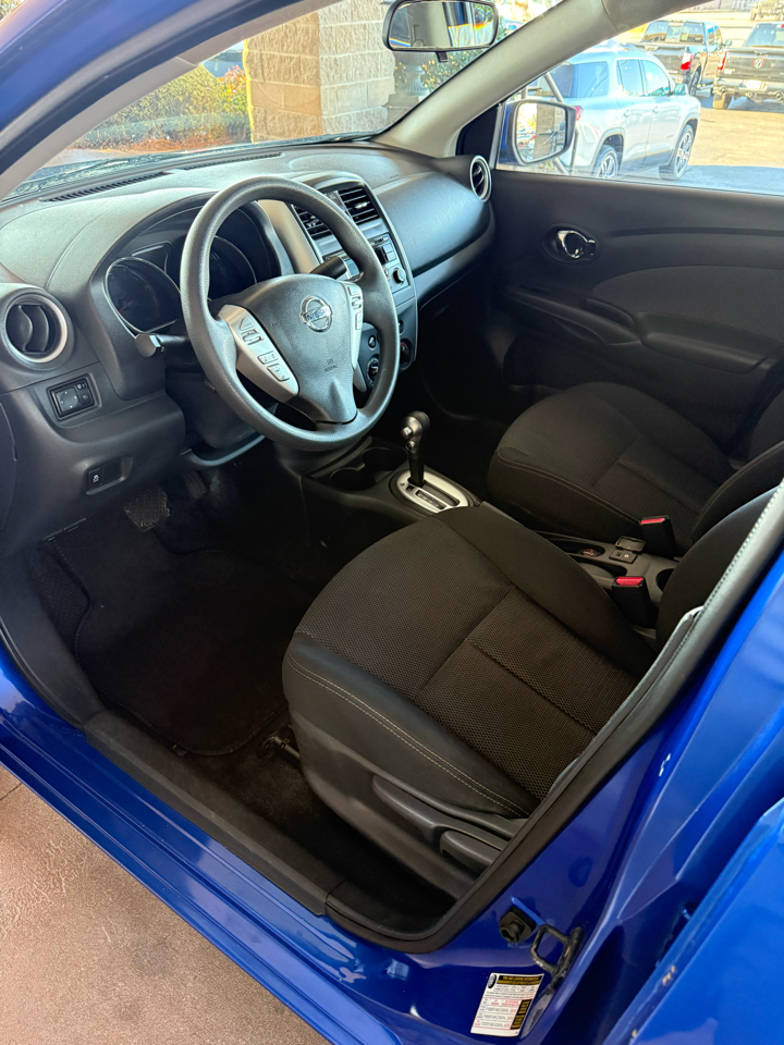 Nissan Versa 4dr Sdn CVT 1.6 S Plus 2016