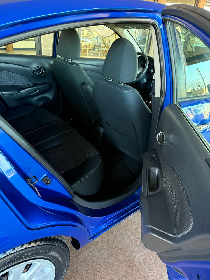 Nissan Versa 4dr Sdn CVT 1.6 S Plus 2016