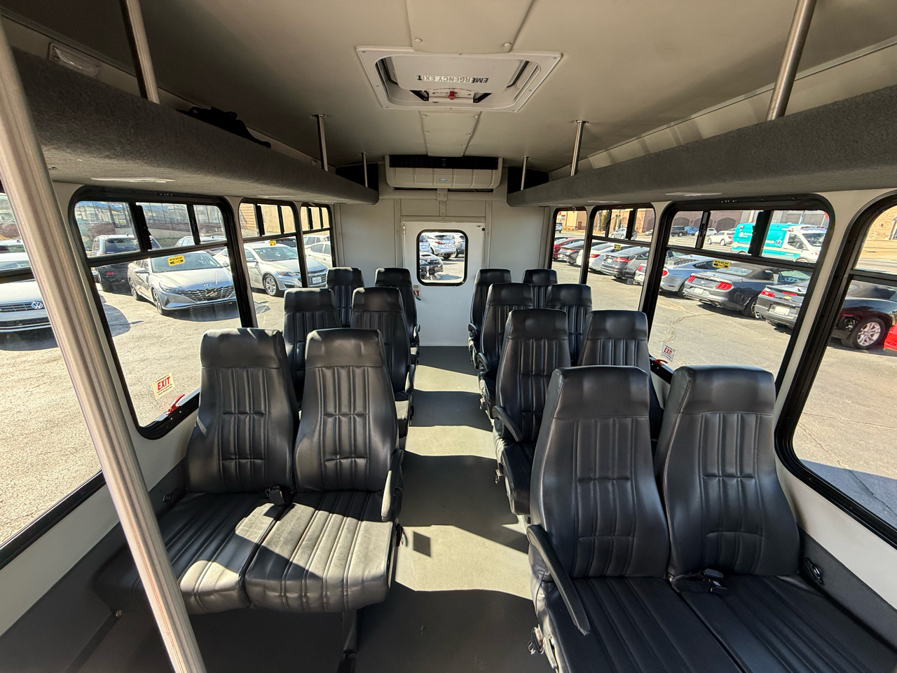 Ford E-Series Cutaway E-350 SRW 138" WB 2022