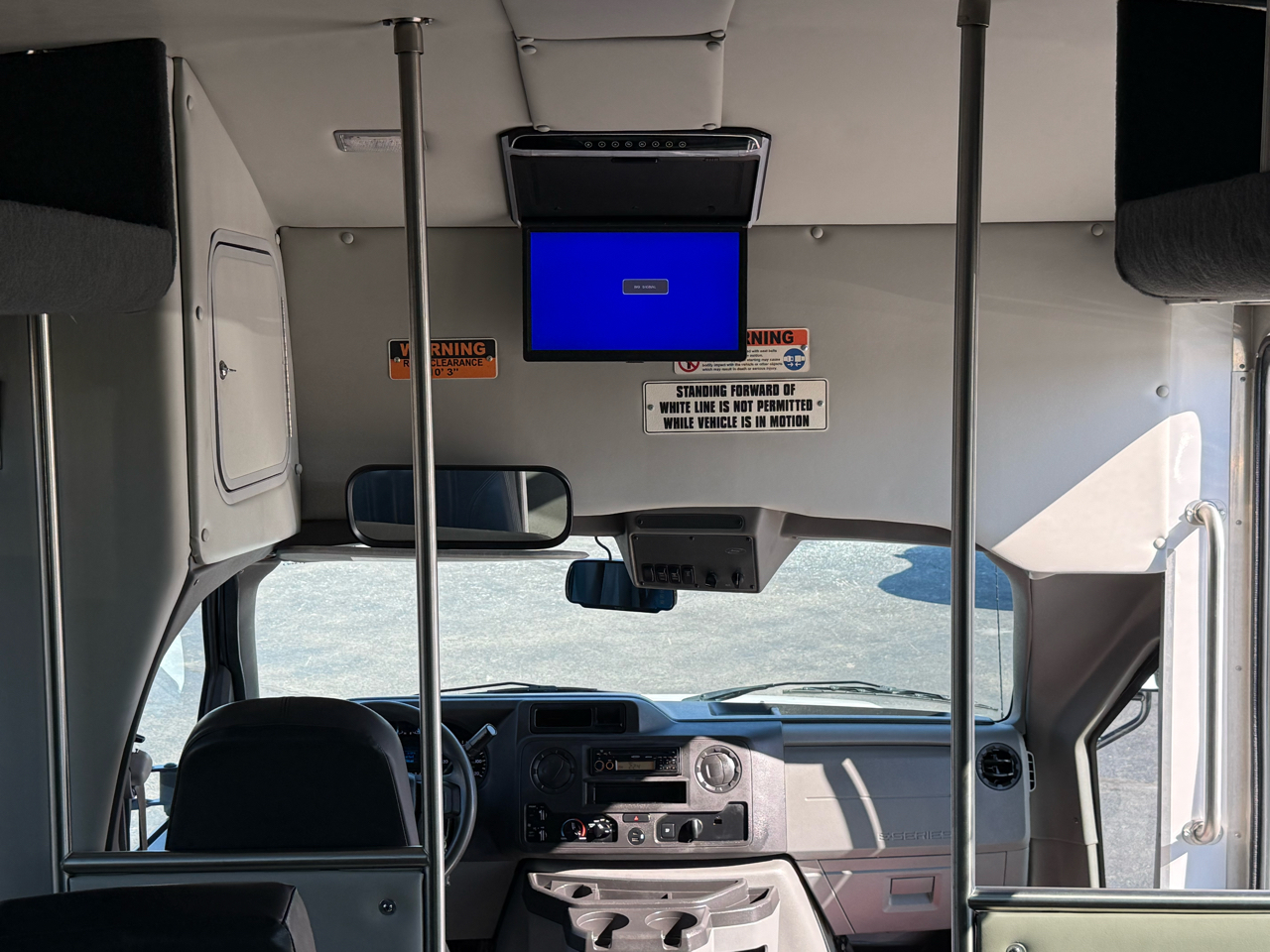 Ford E-Series Cutaway E-350 SRW 138" WB 2022